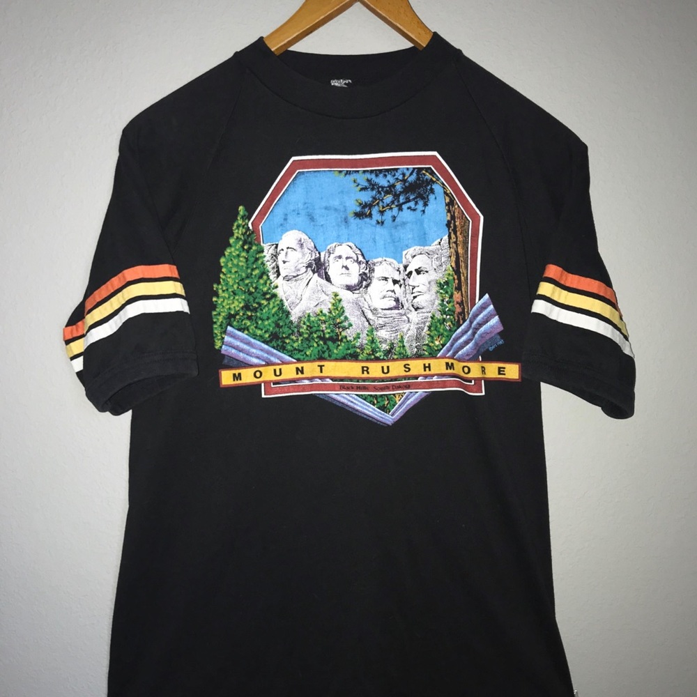 Vintage Mount Rushmore Tee size Medium